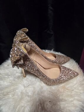 Sparkling Rose Gold Glitter Pointed-Toe Heels with Bow Accent